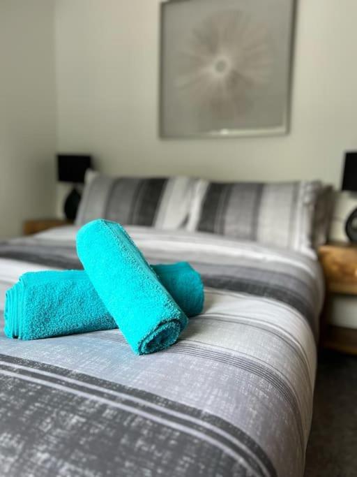 Clare Street - 3 Bedroom House With Private Parking Merthyr Tydfil Buitenkant foto
